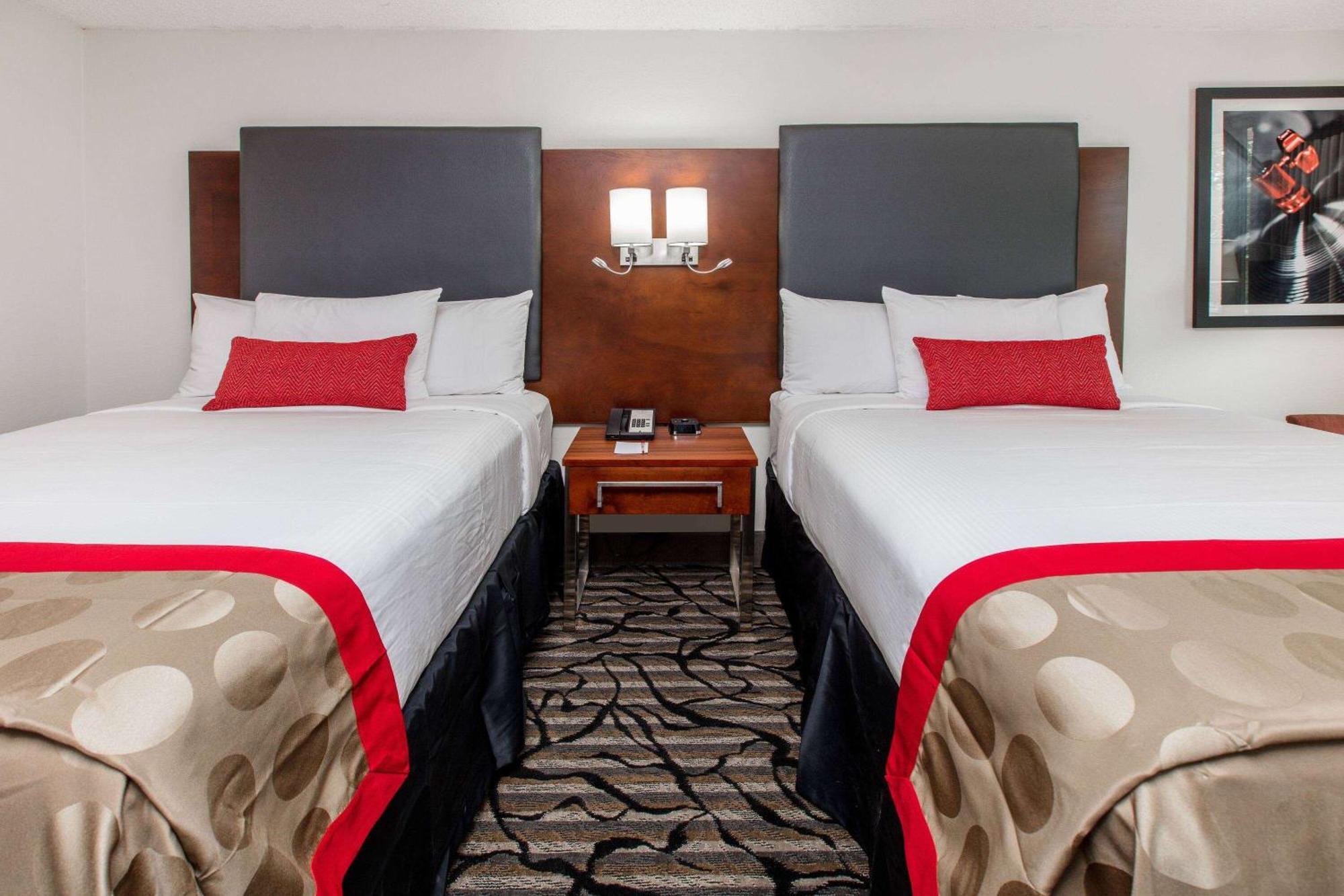 Double Room Two Double Beds Private Balcony Non-Smoking