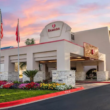 Ramada By Wyndham Austin South-3